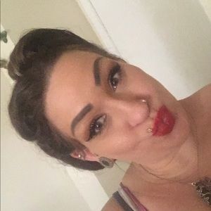 Meet your Posher, Stefanie